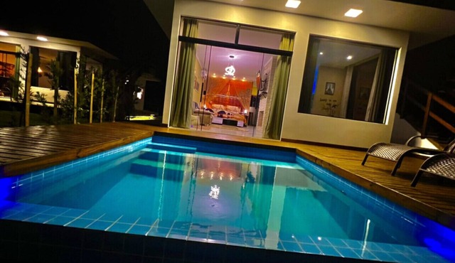 Themed cabins with a heated pool at the foot of the Malacara Canyon. in Praia Grande