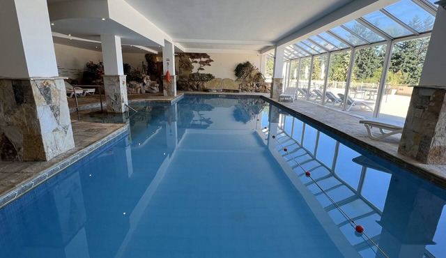 Three Garden-View Quads + Free Breakfast | 3-min Drive Civic Center Bariloche
