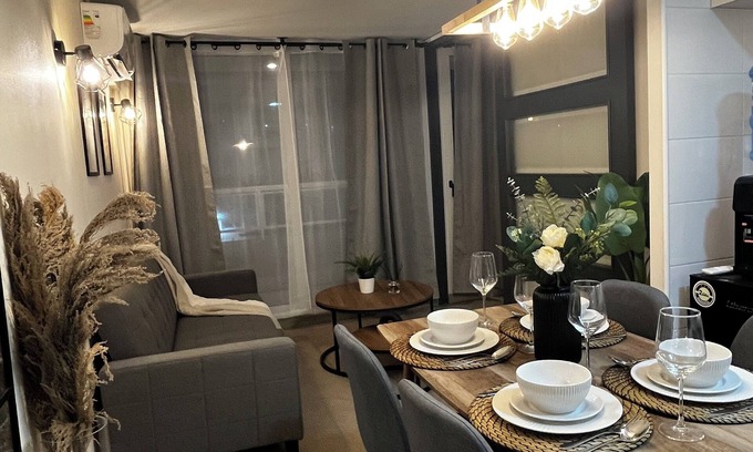 Downtown Santiago Apartment | A/C, 10'Metro Parque Almagro, Teatro Caupolican, GYM