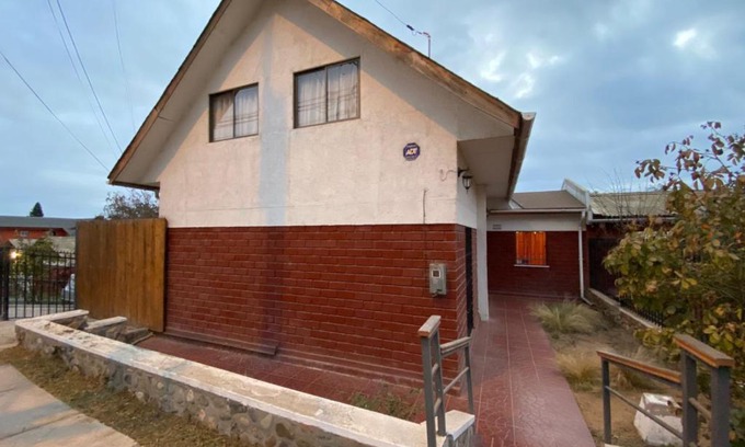 La Serena House | Hermosa y amplia casa vacacional en La Serena - Two-Story Brick House