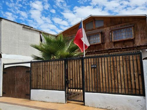 Pudahuel Hostel | Hostal Sol y Luna - a 10 min del aeropuerto & Desayuno Incluido