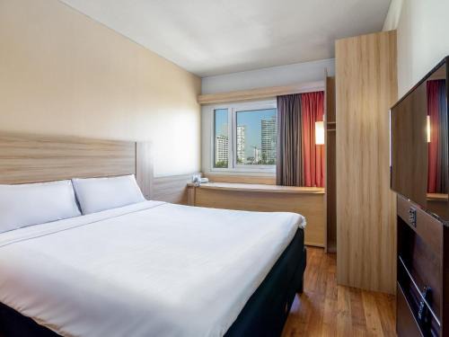 Las Rejas Hotel | ibis Santiago Estacion Central