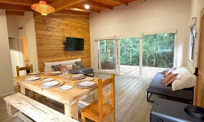 Villarrica Cabin | Pewen hut with private "Aldea Molco" water jar