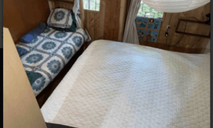 Los Azules Resort | Private room ∙ 5 guests