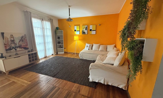 Downtown Santiago House | Spacious house in Bellavista sector