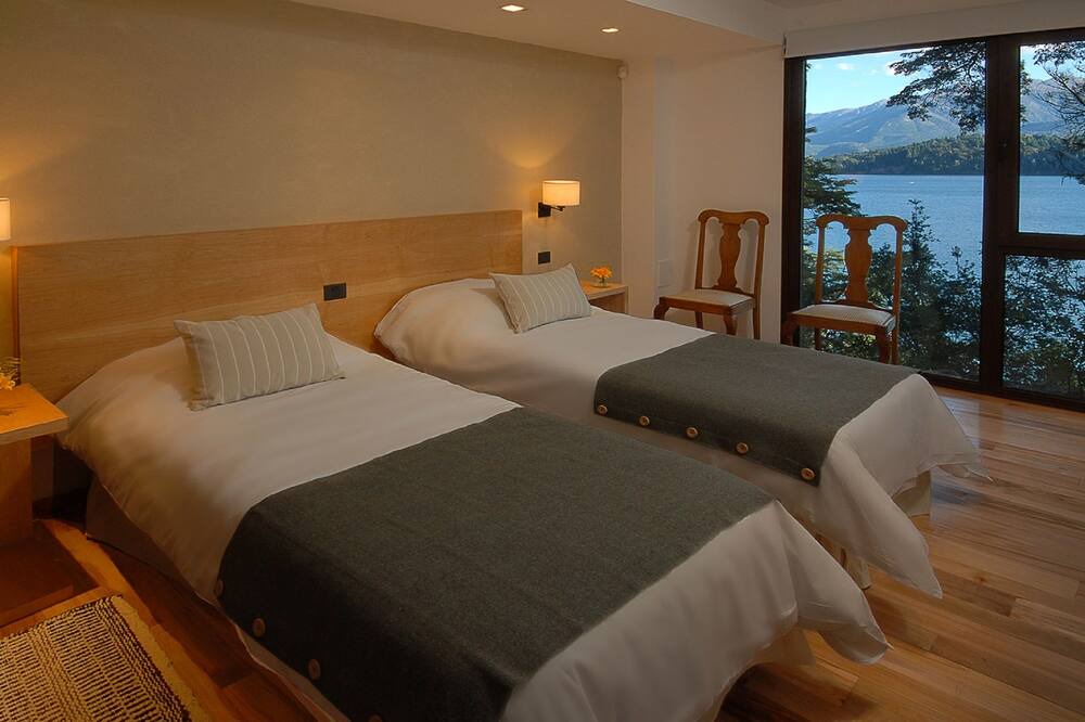 Peninsula San Pedro House | Luxury Villa 6 Bedrooms on the lake H49