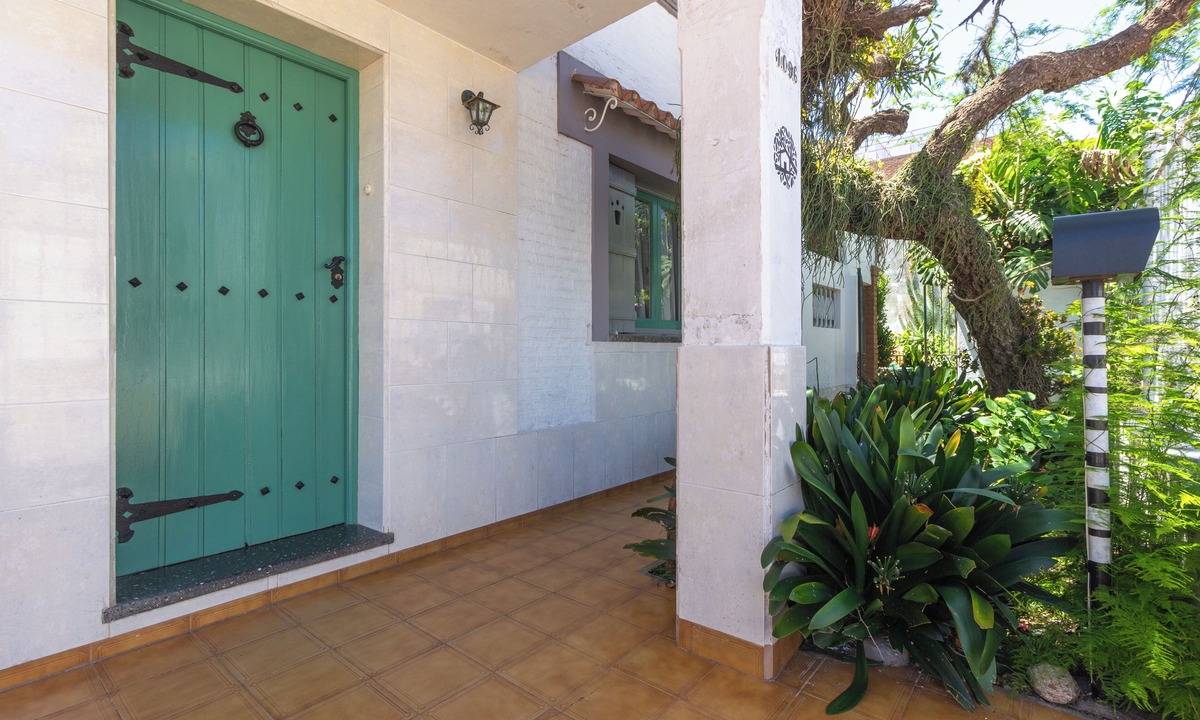 Concepcion del Uruguay House | Casa del Árbol Hostel