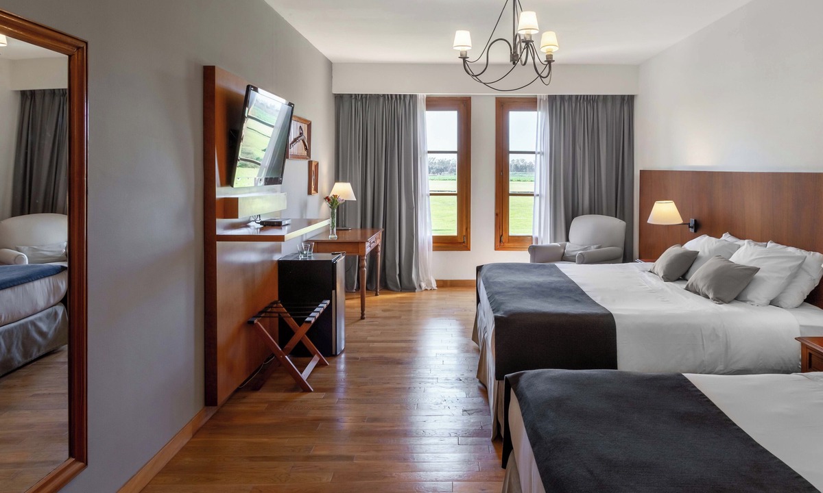 Lujan Hotel | Wyndham Garden Luján