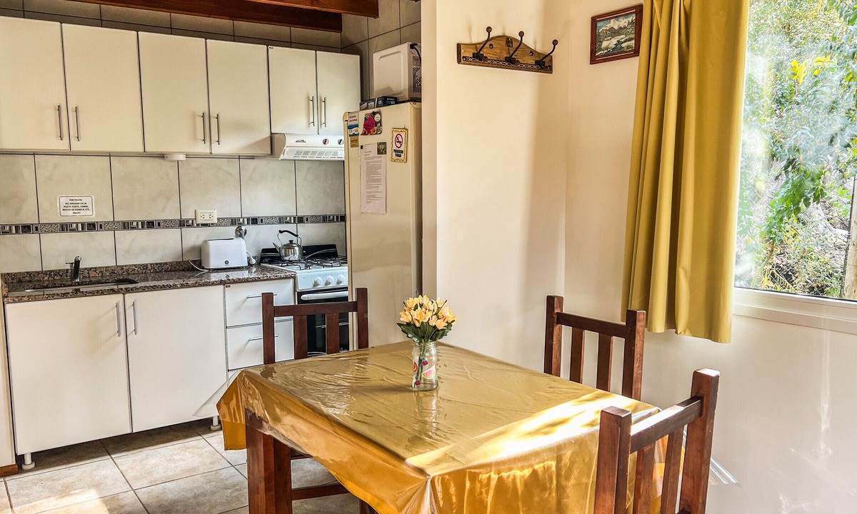 San Carlos de Bariloche Cabin | Charming cabin, steps from Lake Nahuel Huapi