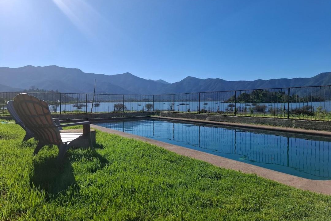 San Francisco de Mostazal House | Lakefront Aculeo Red House Wifi Pet & Wood Hot Tub