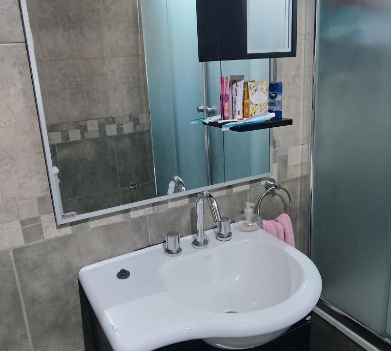 Rosario House | Habitación privada, con baño y cocina compartidos en Rosario, Santa Fe, Argentina