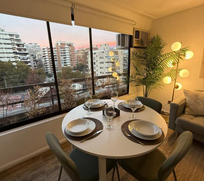 El Golf Apartment | Luminoso y central dpto Duplex en barrio El Golf - Costanera Center