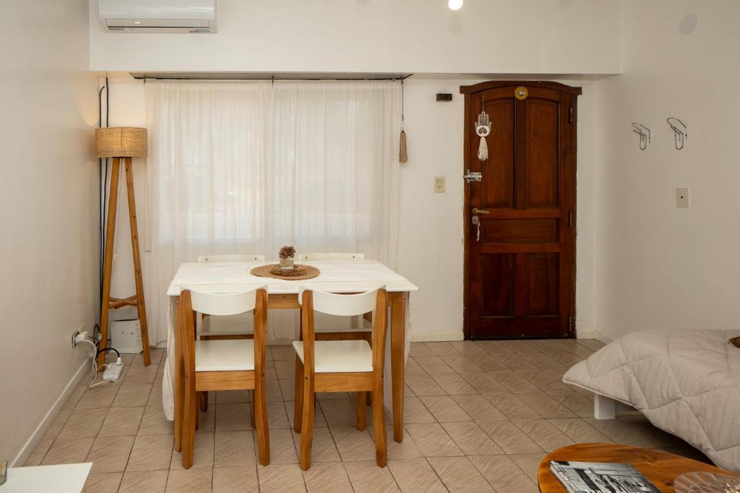 Martinez Apartment | DEPARTAMENTO cerca de CABA hasta 4 personas Parking Gratis Patio ideal familias estadias cortas por Trabajo Recitales Salud y Capacitaciones