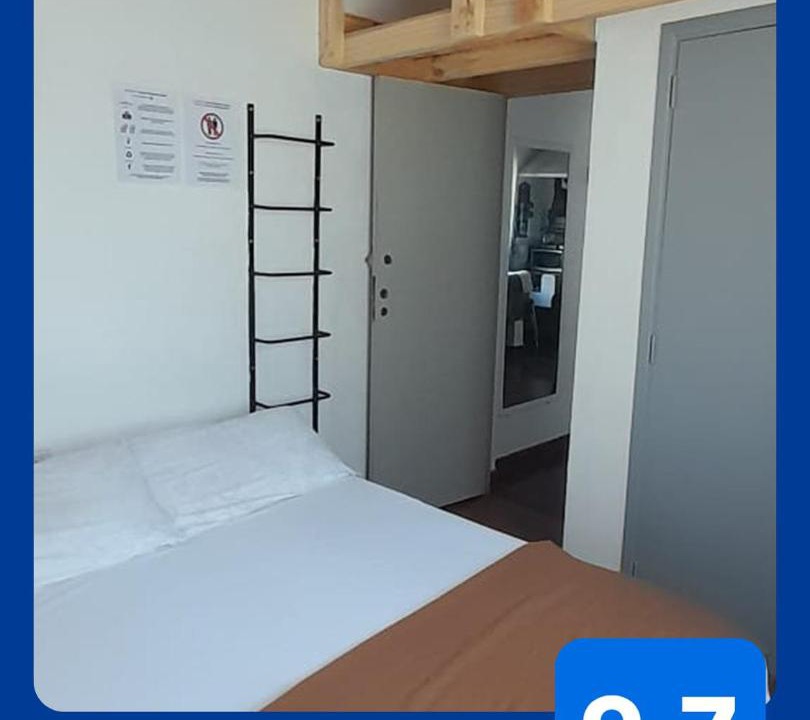 Muniz House | Casa de Huéspedes Muñiz sobre parque de 1000m2, 1 dormitorio, 20m2 cubiertos, baño con ducha, pileta cilíndrica de 3x076