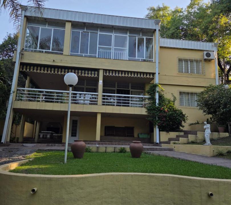 Yerba Buena House | Casa Al pie del Cerro