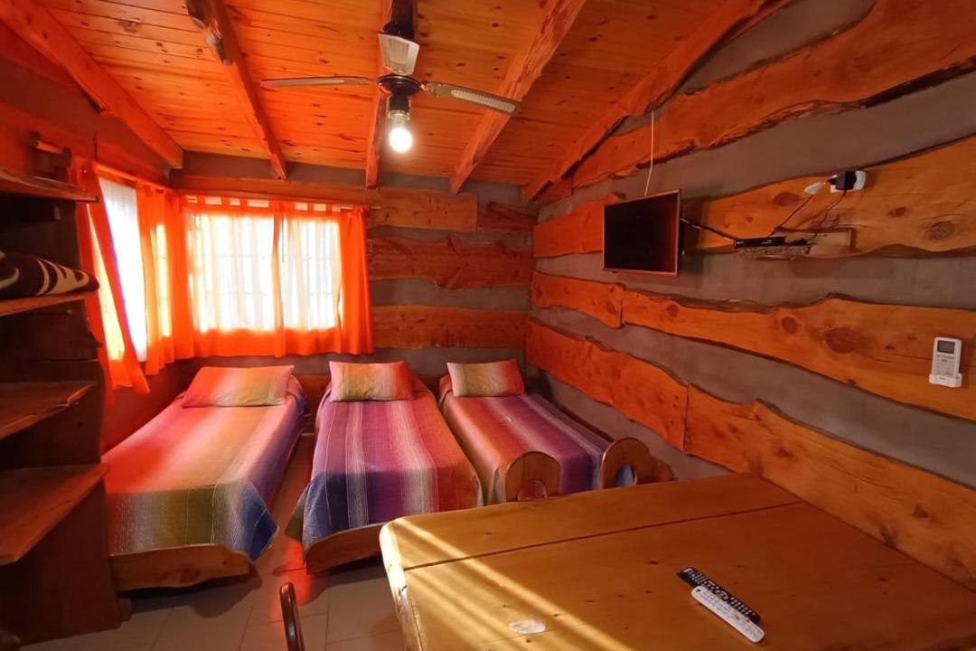 Huerta Grande Cabin | Cabañas Alvear Piscina Climatizada