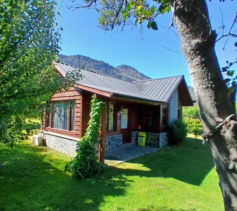 Lago Puelo Ski Chalet | Cabañas Peñi Huen