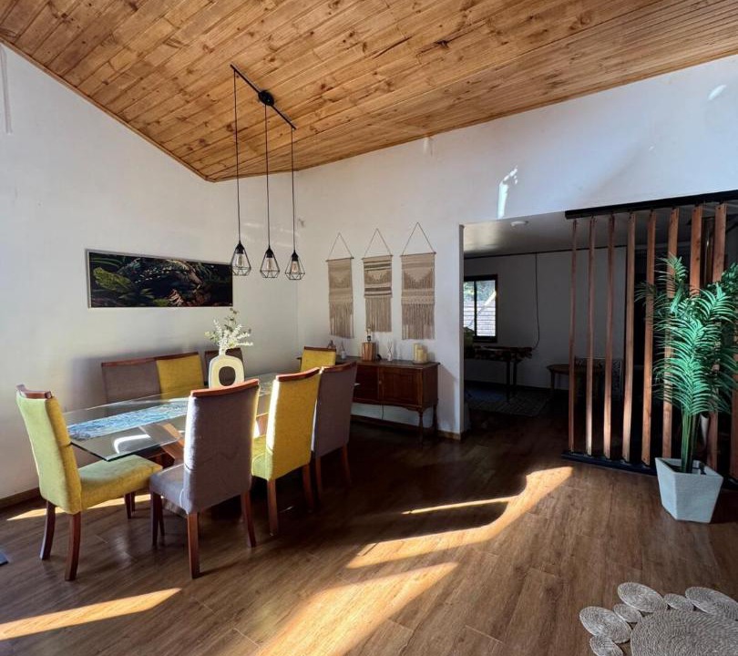 Hualqui House | Casa Ankatu, exclusiva casa a orilla de río con tinaja y piscina privada, ideal familias
