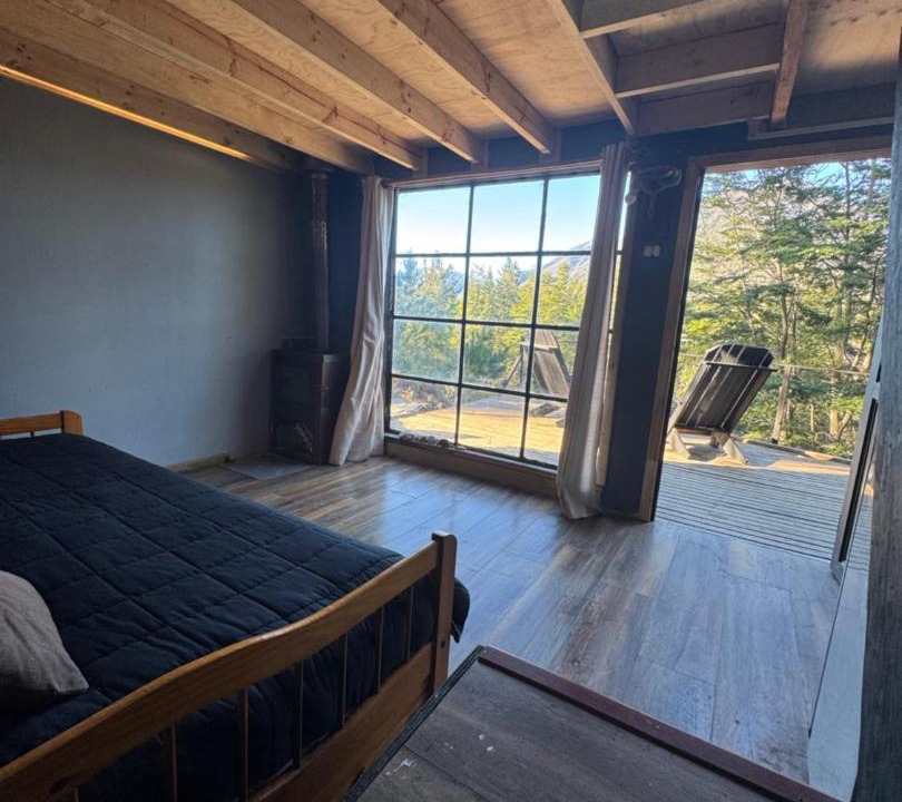 Melipeuco House | Cabaña con terraza vista al río en Roca Truful