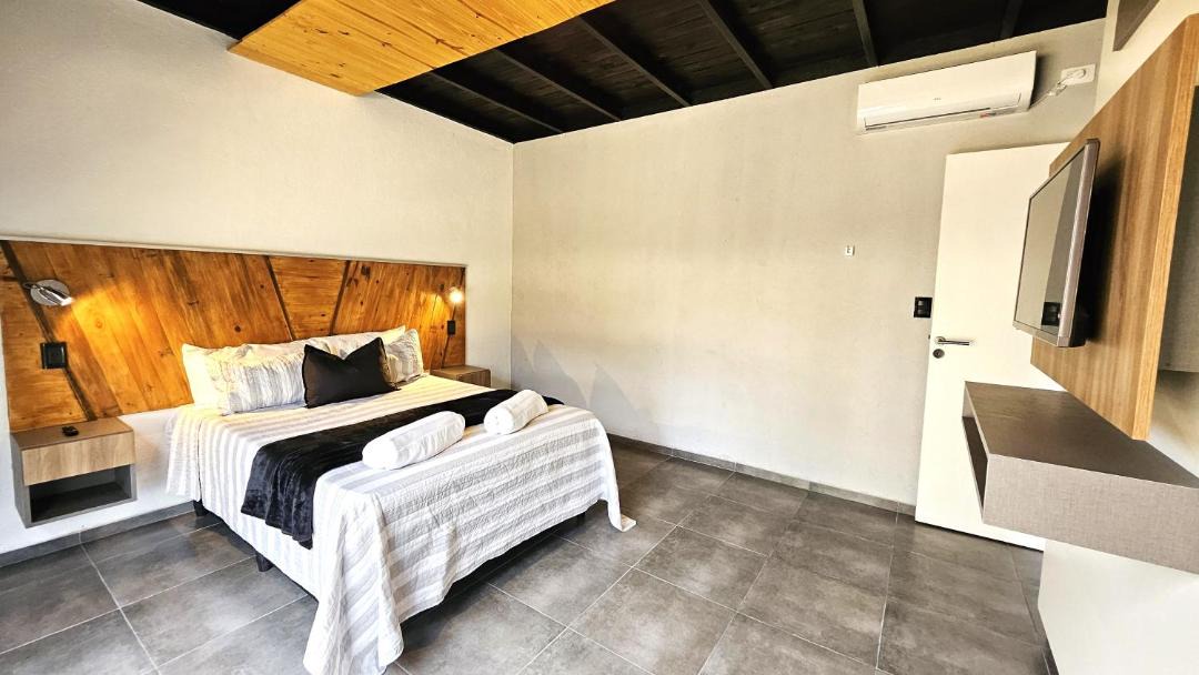 Bajo Lunlunta House | OlivaNegra Resort - Oliva3