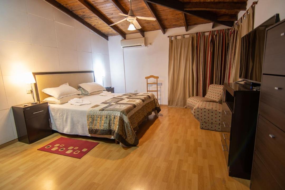Posadas House | chalet con parque quincho y pileta