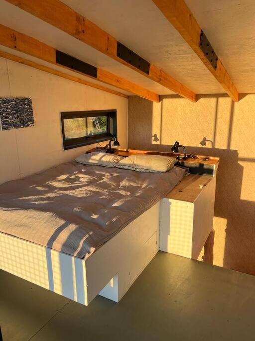 Cobquecura Villa | Preciosa mini-casa-bote bien ubicada y linda vista