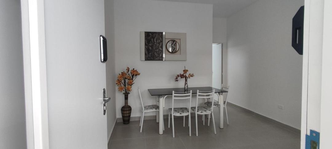 Indaia House | Kitinet J&W a 150 metros do mar