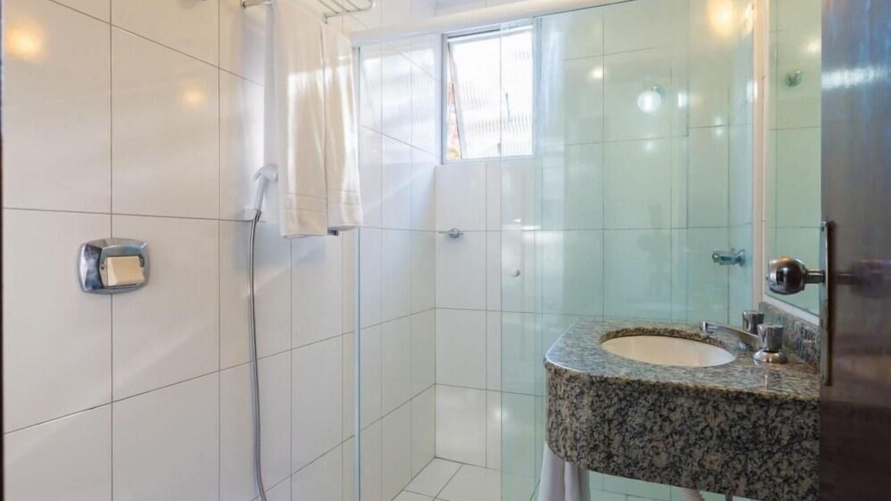 Photo of Bathroom in Capoeiras