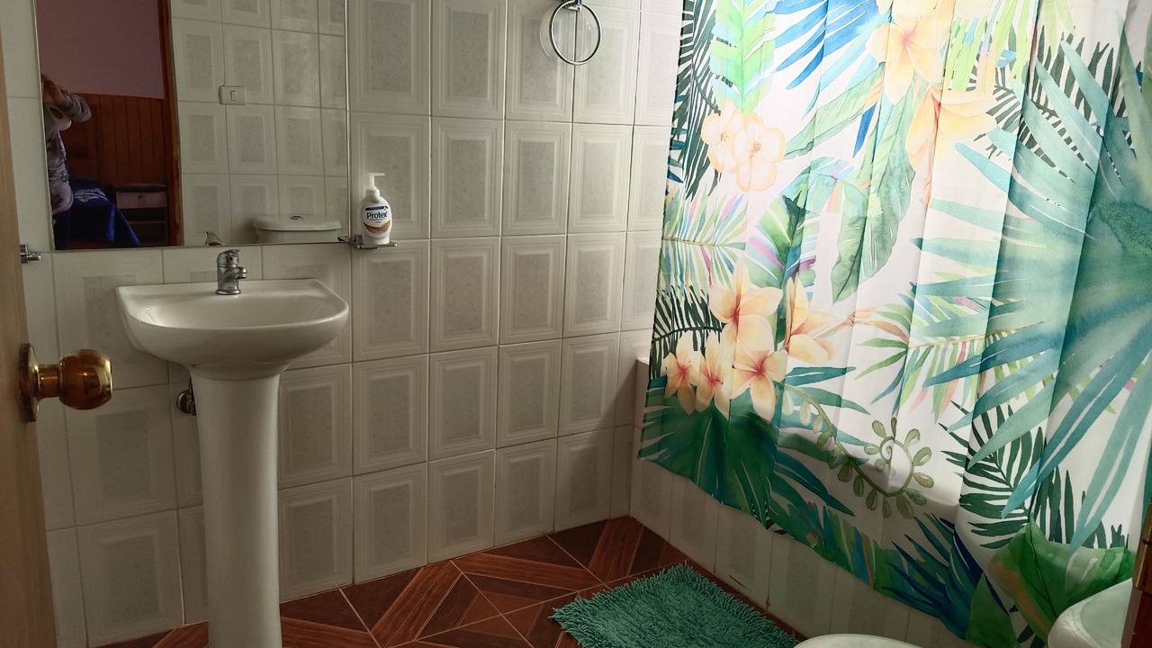 Photo of Bathroom in Hanga Roa