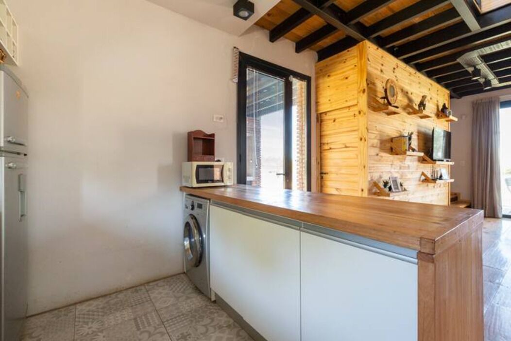 Photo of Kitchen in Dr. Enrique Zarate