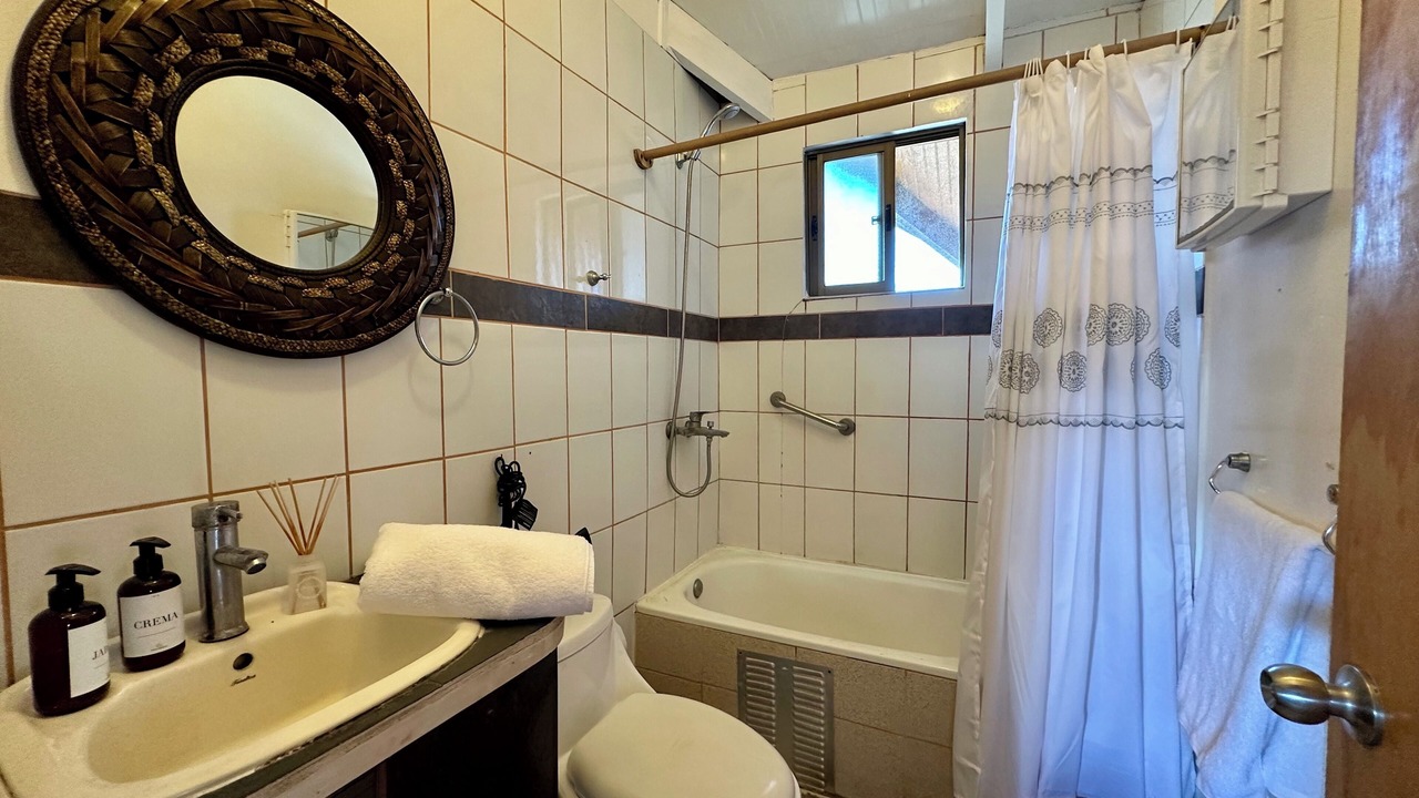 Photo of Bathroom in Hanga Roa