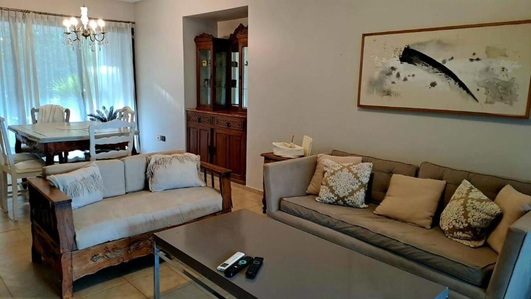 Photo of Livingroom in Yerba Buena
