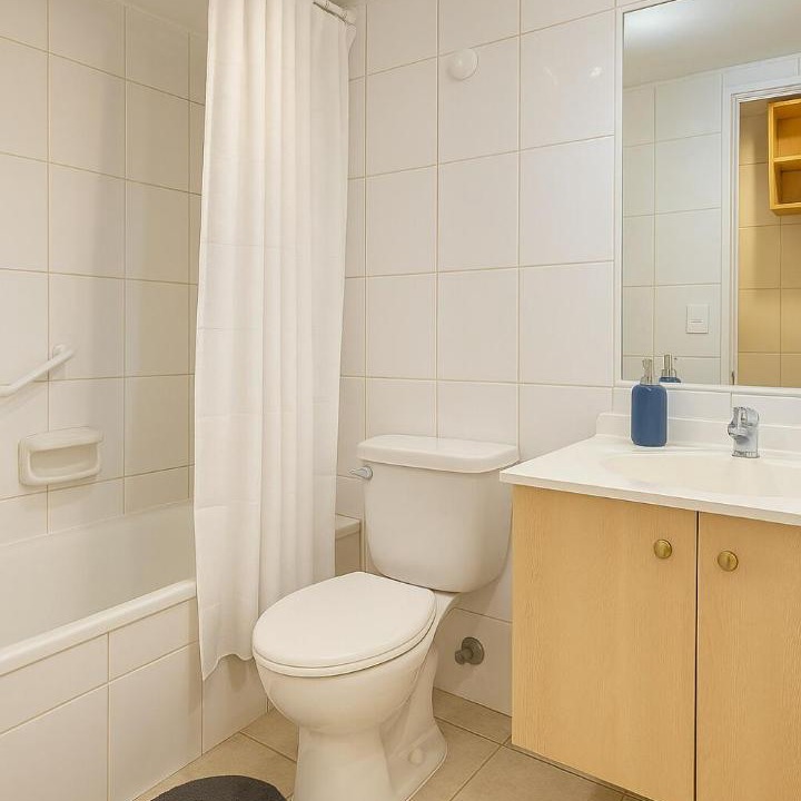 Photo of Bathroom in La Florida