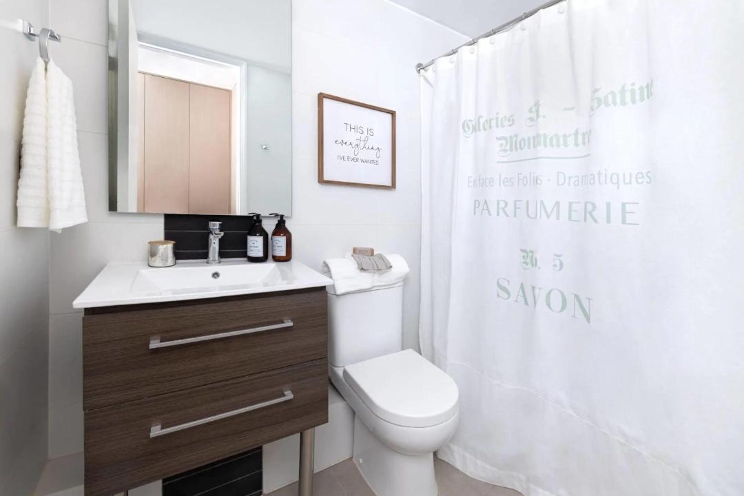 Photo of Bathroom in La Florida