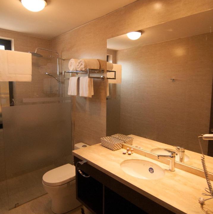 Photo of Bathroom in San Fernando