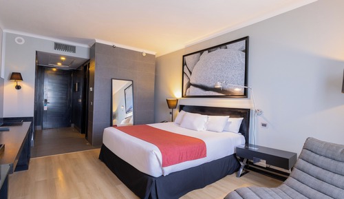 Room, 1 King Bed, Non Smoking, Garden View