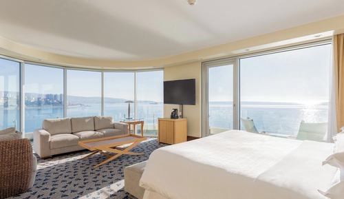 Suite, 1 King Bed, Balcony, Oceanfront
