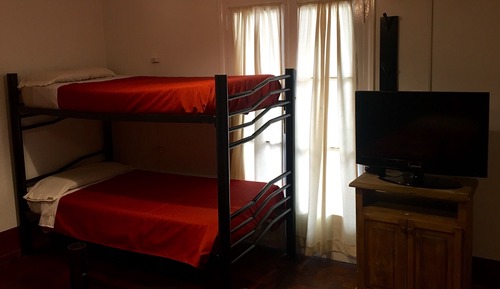 Shared Dormitory, Mixed Dorm, Shared Bathroom (6 People)