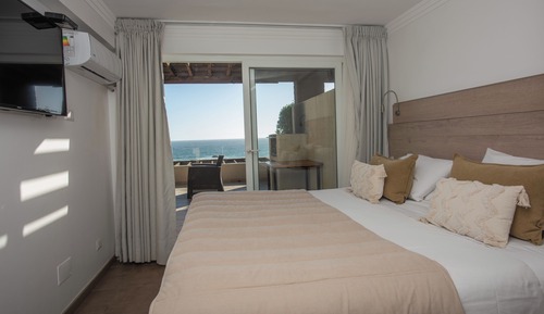 Superior Apartment, 1 Queen Bed, Beach View (4 people)