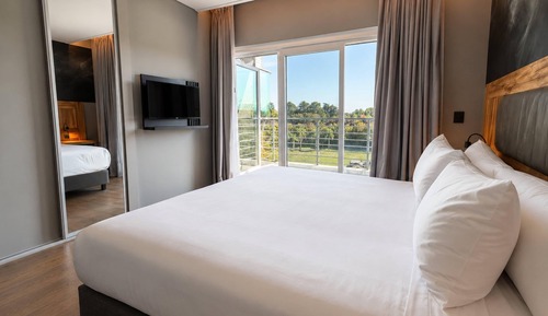 Suite, 1 King Bed with Sofa bed, Non Smoking