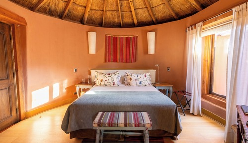 Room (Round)