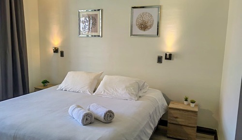 Deluxe Apartment