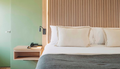 Junior Room, 1 King Bed