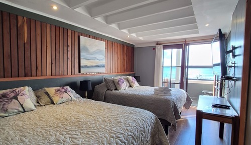 Standard Quadruple Room, Balcony, Lake View