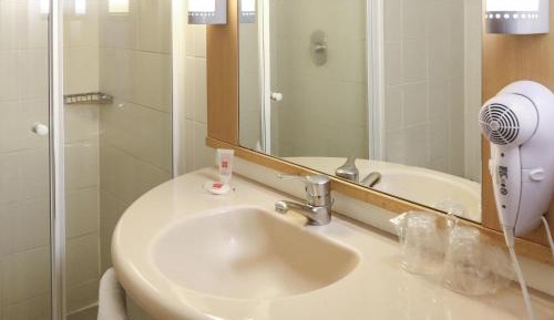 Standard Room with One Double and One Child Bed