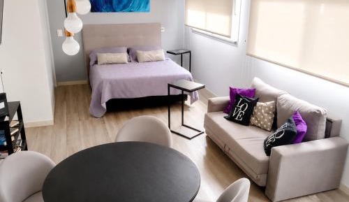 Studio Apartment with One Double Bed