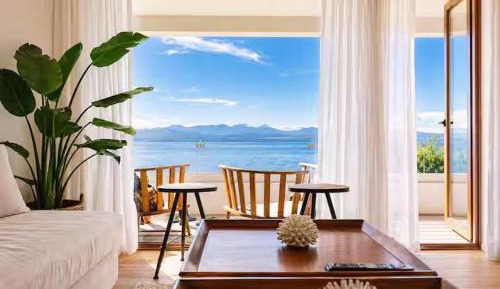 Apartment with Lake View