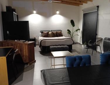 Deluxe King Studio