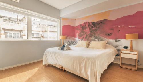 One-Bedroom Deluxe Apartment