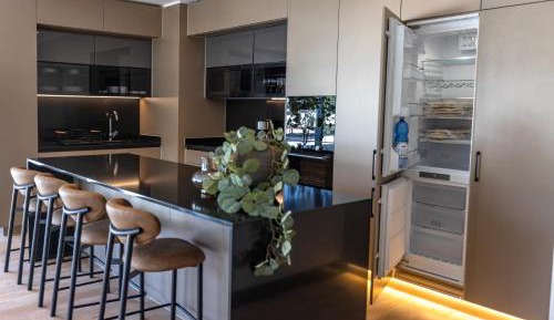 Four-Bedroom Deluxe Apartment